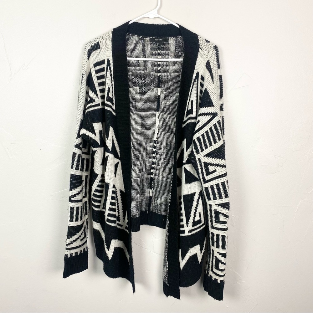 Forever 21 | Black and White Printed Long Sleeve Open Front Cardigan Size Small